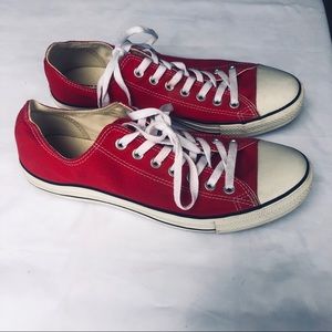 Red converse size men’s 10 women’s 12